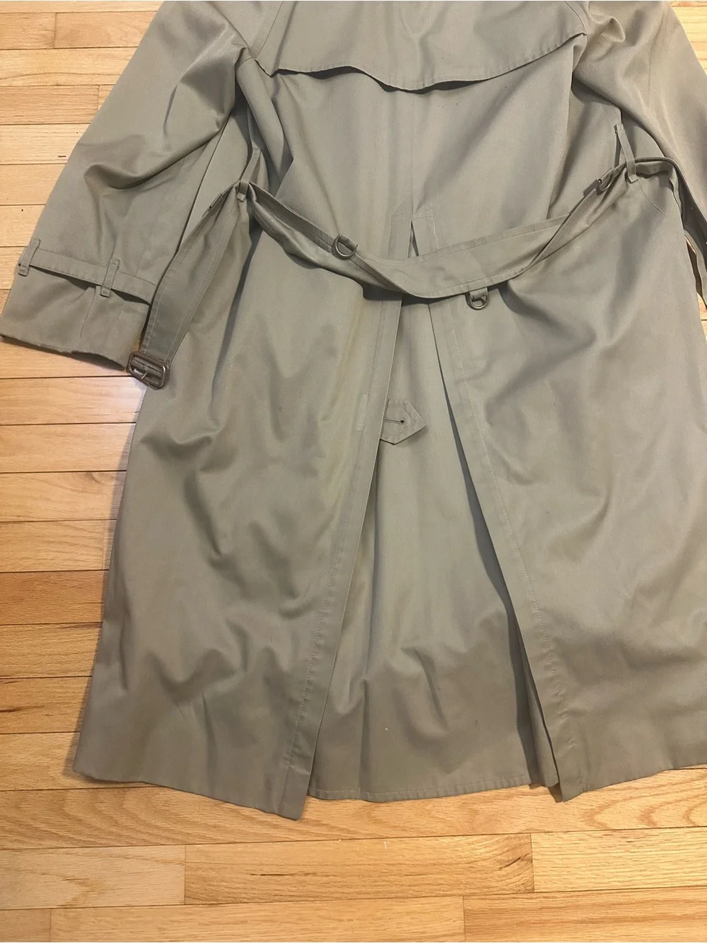 Burberry Beige Men’s Trench Coat with Branded Label Size 40 Regular